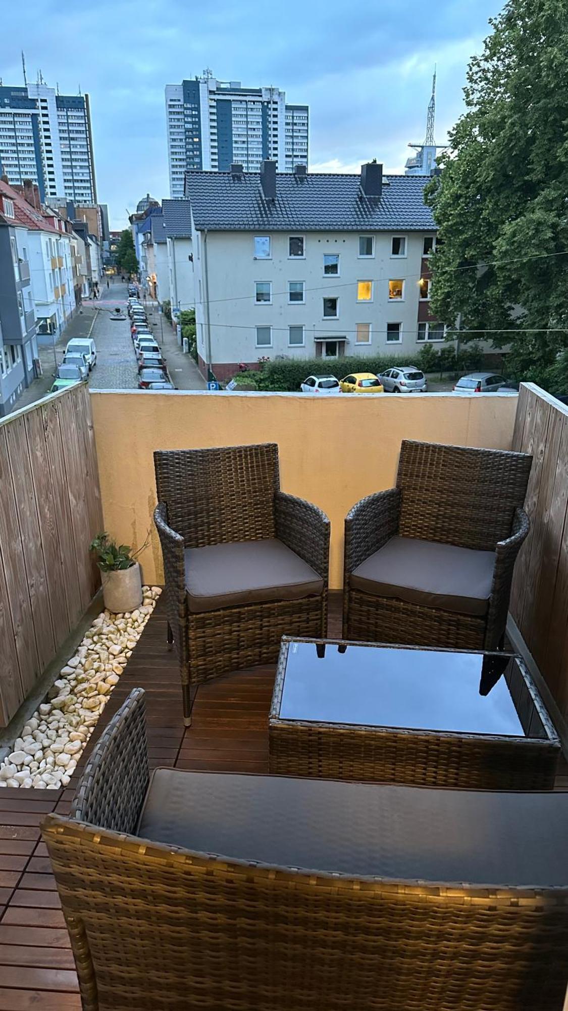 Apartment Am Deich 1 Zentral Mit Stadtblick Und Kontaktloser Check In Bremerhaven