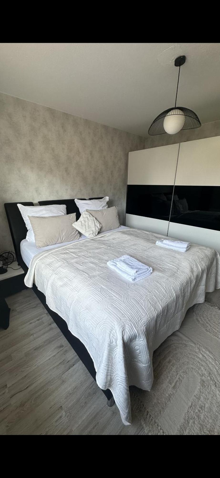 Am Deich 1 Zentral Mit Stadtblick Und Kontaktloser Check In Apartment *